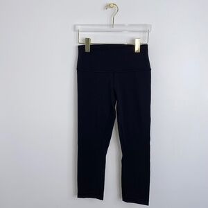 Lululemon Wunder Under Crop 21" Women's Size 6 black EUC mid rise Y2K 2000’s
